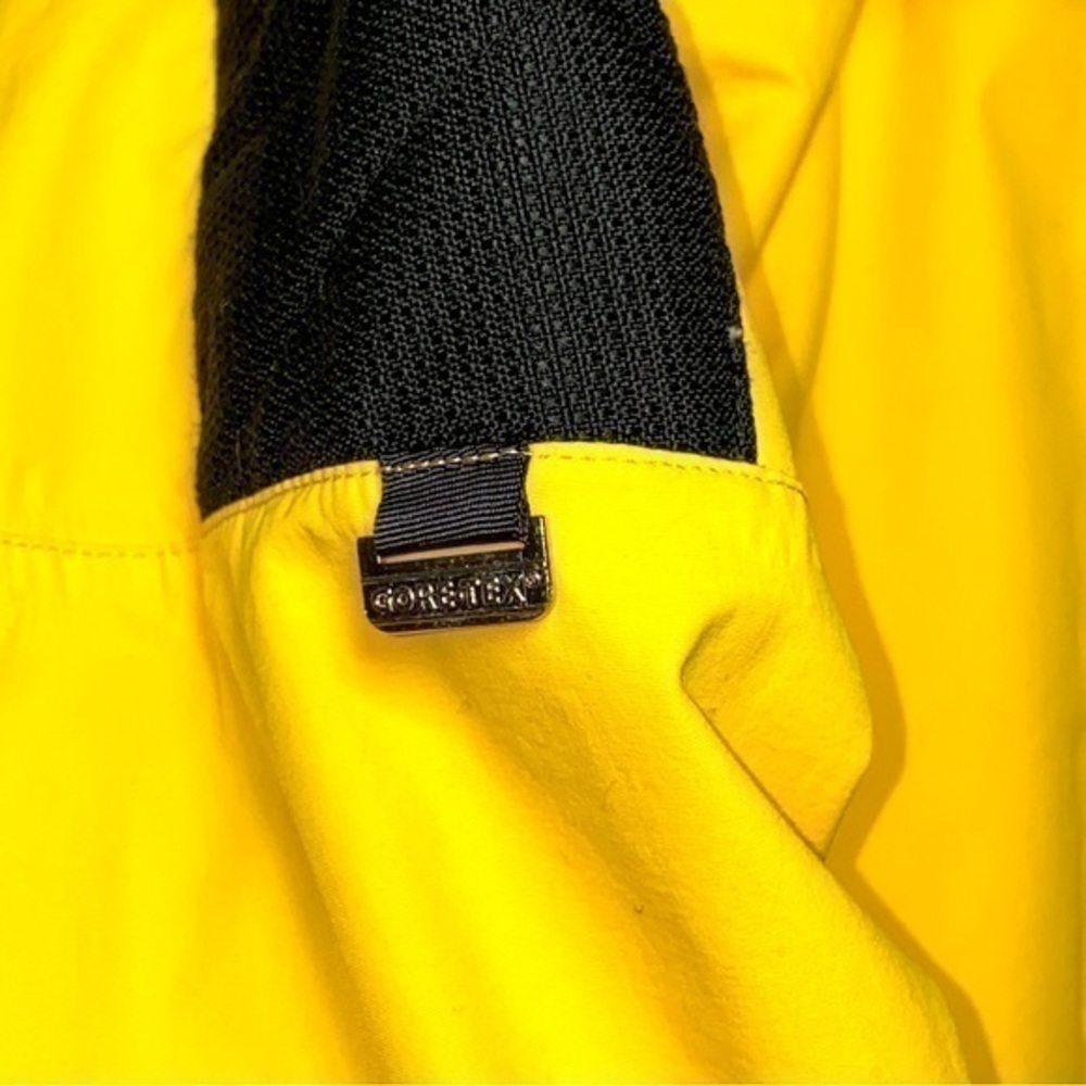 Marmot Men’s Size M Yellow Black Goretex Performance Shell Coat Jacket - Picture 6 of 9